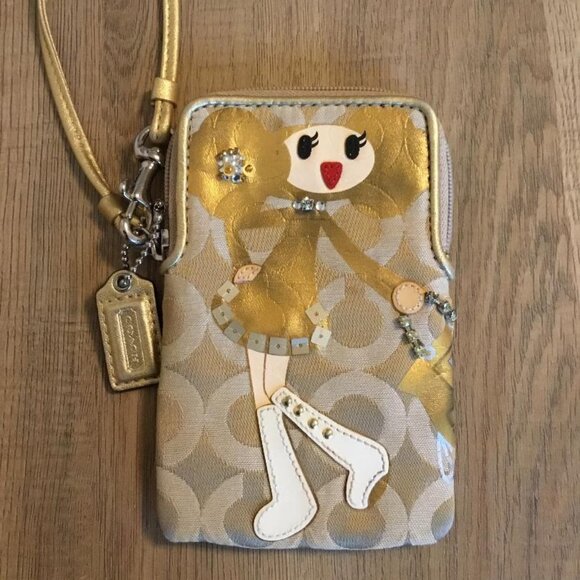 Coach Poppy Chan Goldy Wristlet in the Special Edition Poppy Chan Collection Y2K - Picture 1 of 7